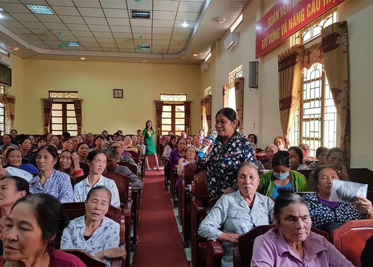 Bệnh nhân Bùi Thị Ty đã có những chia sẻ tích cực về hiệu quả điều trị bệnh tại CTCP Bệnh viện Quân dân 102, đồng thời gửi lời cảm ơn đến bác sĩ Lê Phương.