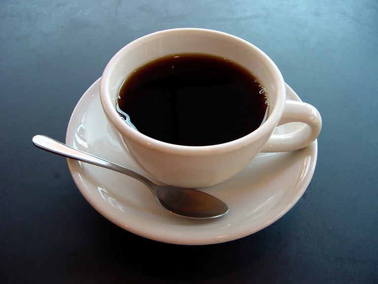 Uống cà phê giúp giảm axit uric