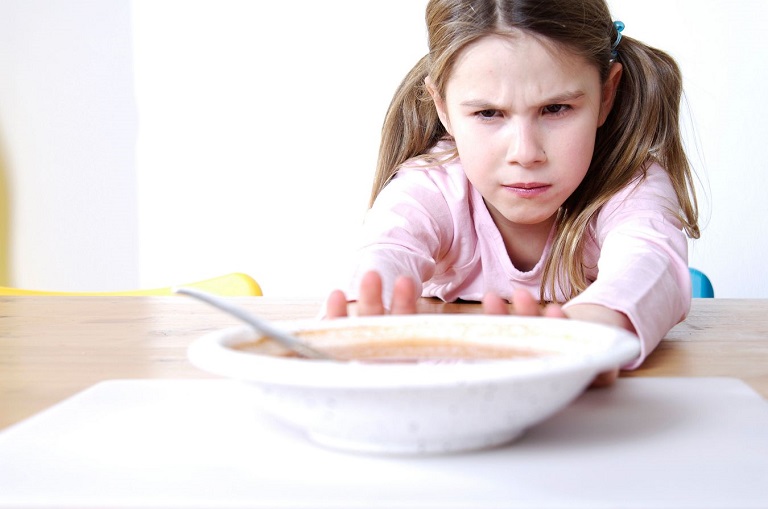 Triglycerid thấp khiến trẻ biếng ăn, còi xương, suy dinh dưỡng