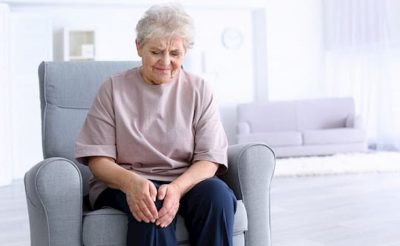 Cách chữa đau khớp gối ở người già tại nhà: 8 biện pháp đơn giản nhất