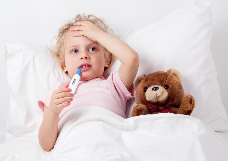 Trẻ sốt viêm họng mấy ngày thì khỏi là thắc mắc phổ biến