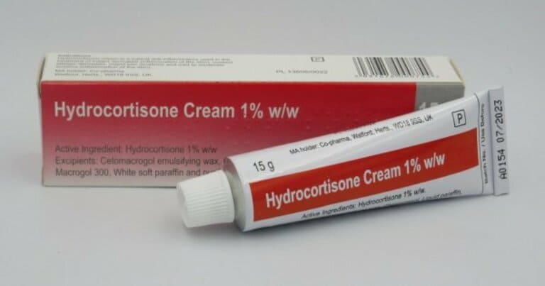 Hydrocortisone một trong các loại thuốc kê đơn điều trị mụn mủ