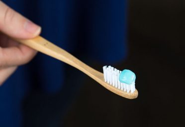 Chuyên gia lý giải cắt amidan xong có được đánh răng không?