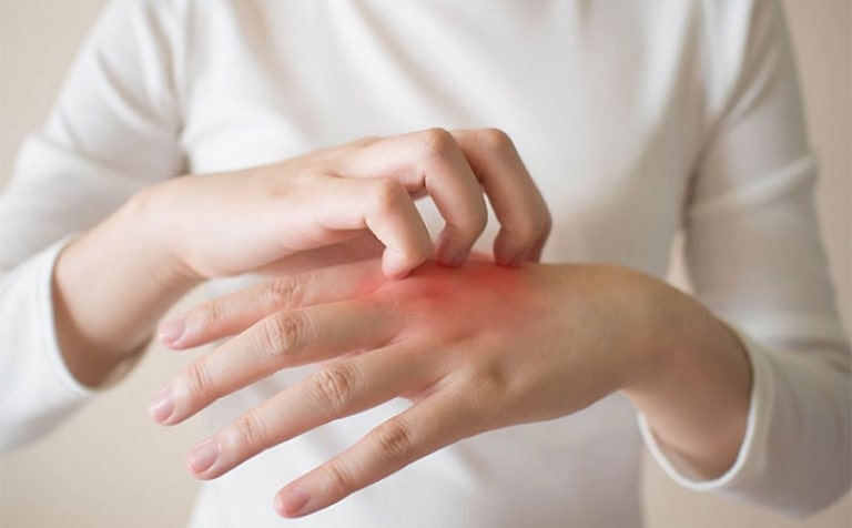 Hiện tượng đau khớp ngón tay có thể do chấn thương hoặc các bệnh lý gây ra