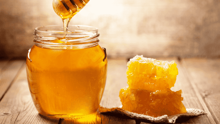 Mật ong là một trong những nguyên liệu chữa các bệnh đường hô hấp rất tốt