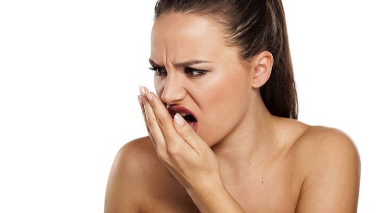 Các bệnh lý liên quan đến răng miệng cũng gây ra tình trạng amidan bị sưng