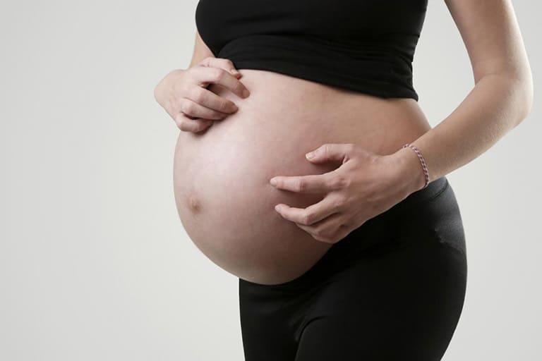 Không nên chủ quan trước tình trạng viêm da dị ứng vì bệnh có tính di truyền có thể ảnh hưởng đến thai nhi