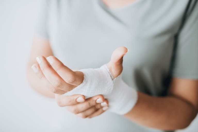 Chấn thương cổ tay có thể làm gia tăng nguy cơ mắc viêm khớp
