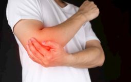 Viêm khớp khuỷu tay là gì? Tìm hiểu dấu hiệu, chẩn đoán và cách điều trị