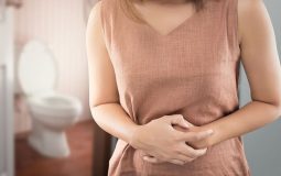 Bị tiểu rắt đau bụng dưới là bệnh gì? Cách xử lý ra sao?