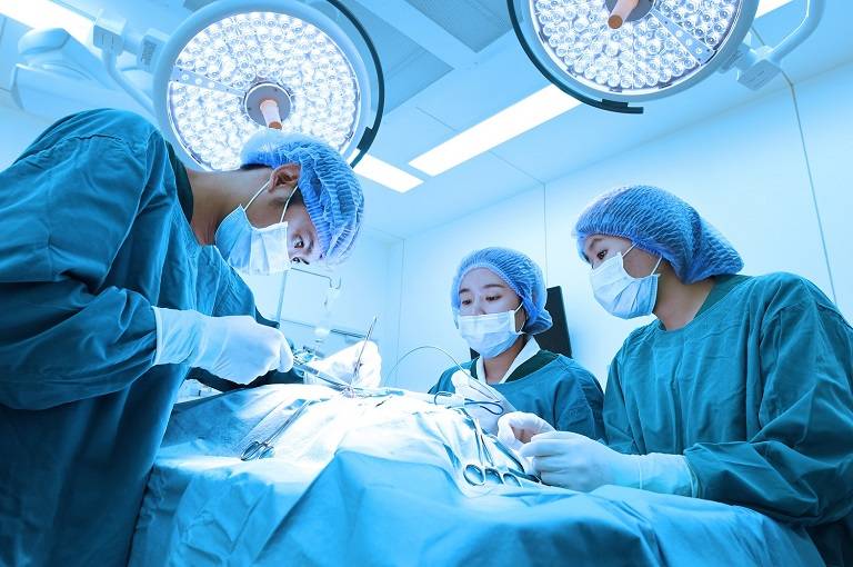 Phẫu thuật cắt sỏi thận tiềm ẩn nhiều nguy cơ gây hại cơ thể