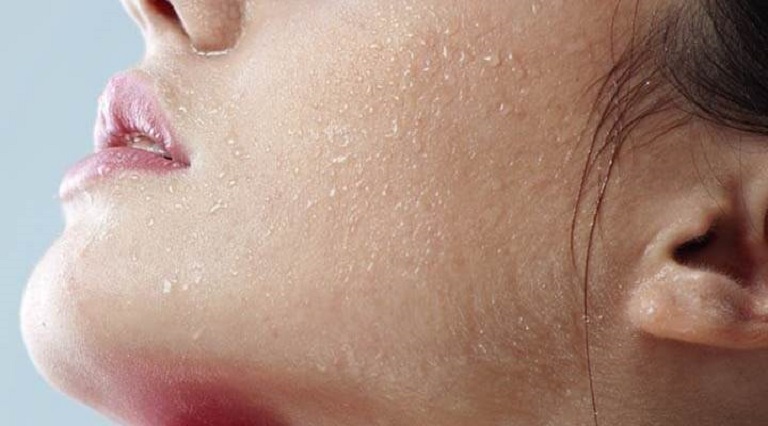 Vào mùa đông, làn da thường gặp các vấn đề như ngứa ngáy, bong tróc, khô sần