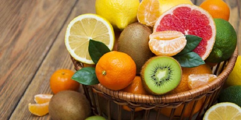 Hoa quả chứa vitamin A, C, E rất tốt cho người bị bệnh phong ngứa
