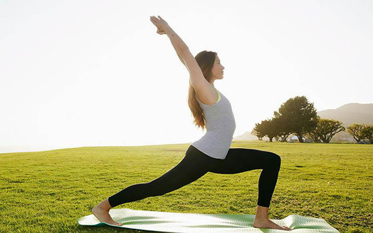 Yoga có tác dụng duy trì sự dẻo dai, linh hoạt của cơ thể và kéo giãn các khớp