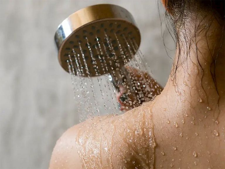 Dị ứng nổi mề đay có được tắm không phụ thuộc vào nguyên nhân
