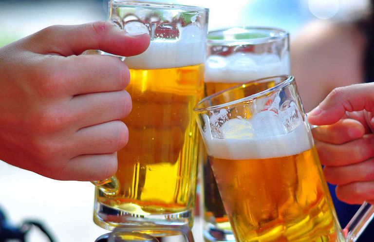 Rượu, bia có thể làm tình trạng yếu sinh lý thêm nghiêm trọng