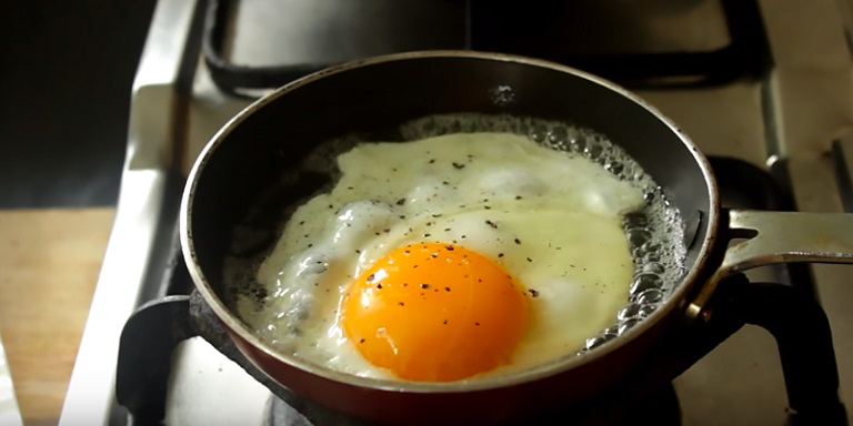 Người bệnh có thể chế biến trứng gà thành nhiều món ăn khác nhau