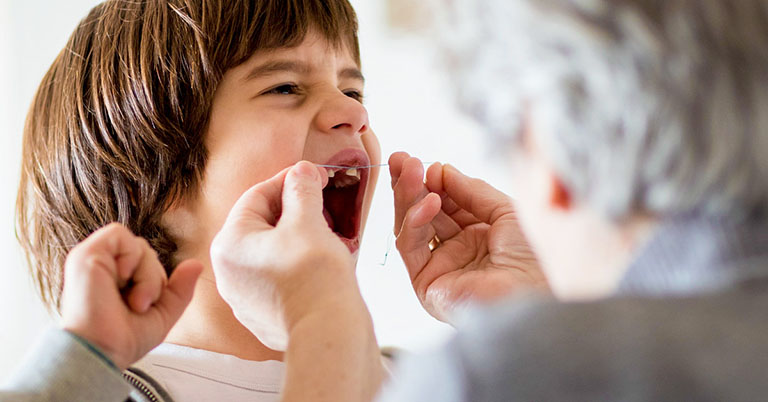 Tự nhổ răng tại nhà có thể gây viêm, nhiễm trùng