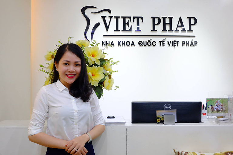 Nhổ răng sữa cho bé ở đâu: Nha khoa Việt Pháp