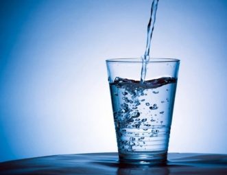 Nước ion kiềm có tác dụng như thế nào đối với sức khỏe con người?