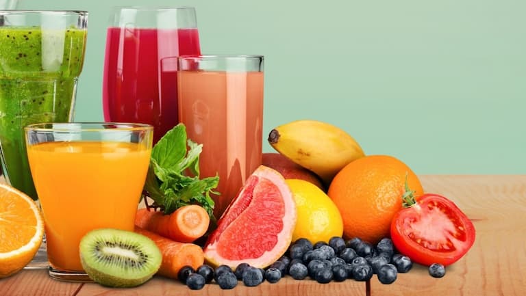 Nước ép trái cây là nguồn cung cấp dồi dào các vitamin thiết yếu cho cơ thể