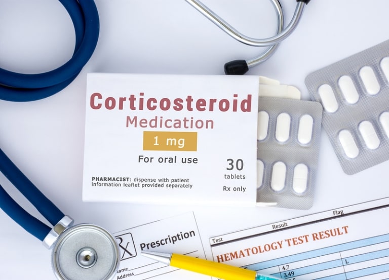 Thuốc Corticosteroids chỉ được chỉ định sử dụng trong thời gian ngắm