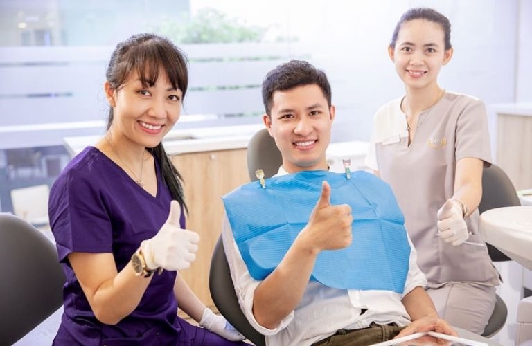 Vidental là nha khoa nổi tiếng trong lĩnh vực thẩm mỹ răng sứ