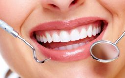 Trồng răng sứ giá bao nhiêu 1 chiếc phụ thuộc vào phương pháp trồng răng