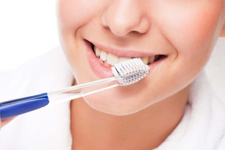 Trong quá trình vệ sinh răng miệng cần đảm bảo nhẹ nhàng, sạch sẽ