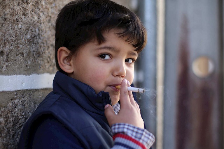 Hút thuốc lá là một trong những nguyên nhân gây rối loạn cương dương ở trẻ em