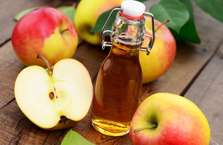 Đặc tính kháng viêm mạnh của giấm táo giúp đẩy lùi nhanh vảy nến 