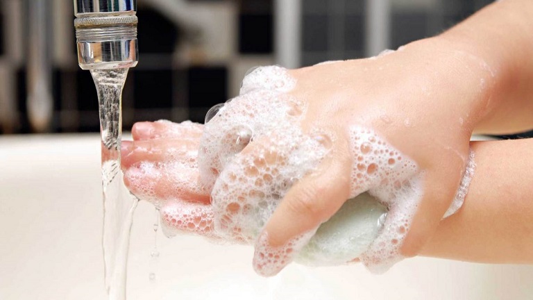 Rửa tay thật sạch cũng là cách phòng ngừa bệnh viêm dạ dày ruột cấp