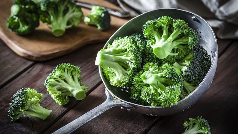 Bông cải xanh là câu trả lời cho thắc mắc trào ngược dạ dày ăn gì