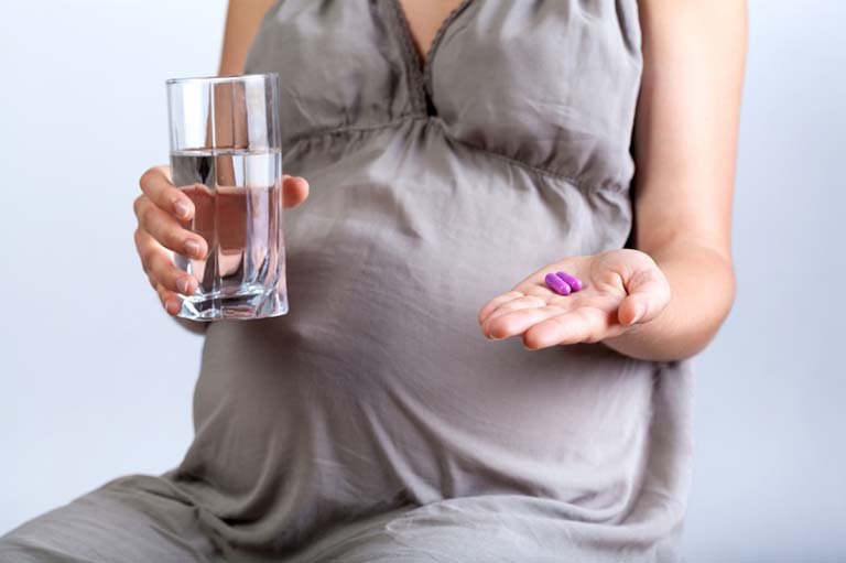 Mẹ bầu chỉ nên sử dụng thuốc khi có chỉ định của bác sĩ
