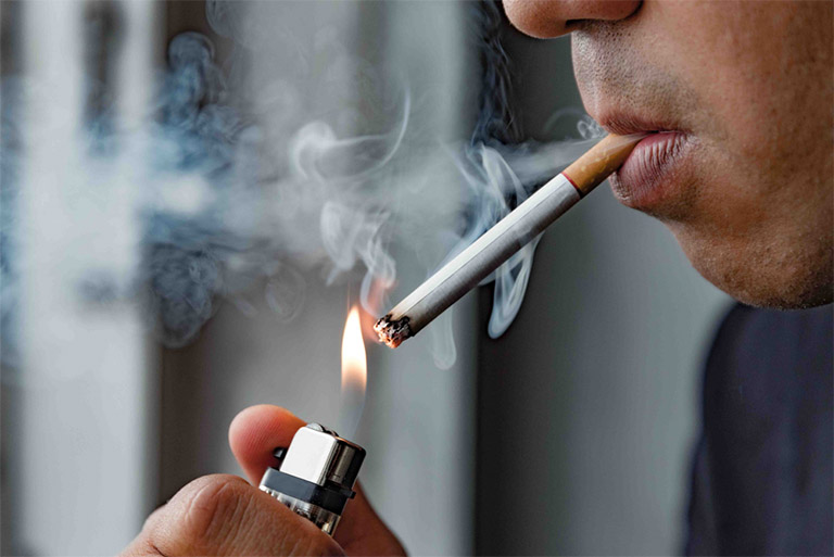 Hút nhiều thuốc lá có thể khiến sinh lý nam bị suy giảm