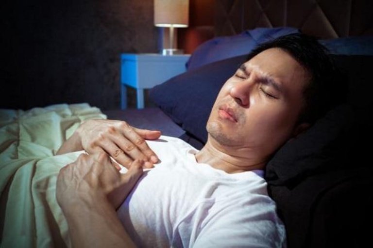 Bệnh nhân bị mất ngủ trào ngược dạ dày cũng gây tình trạng mệt mỏi