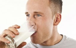 Trào Ngược Dạ Dày Có Nên Uống Sữa? Chuyên Gia Giải Đáp