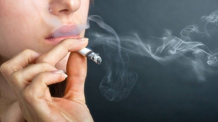 Người thường xuyên hút thuốc lá là nhóm đối tượng có nguy cơ cao mắc bệnh ung thư