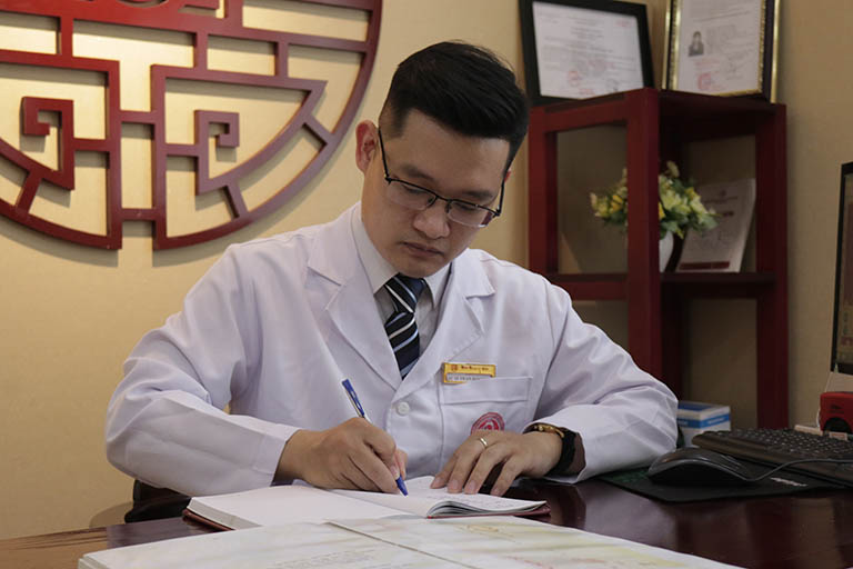 Bác sĩ Trần Hải Long tràn đầy nhiệt huyết với nền YHCT